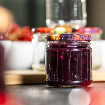 Preview: 6er-Set Einmachgläser mit Schraubdeckel – Sturzgläser mit Früchte-Muster zum Konservieren & Verschenken – 315 ml Glas – luftdicht & aromasicher