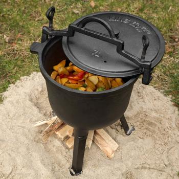 Gusseisen Camping-Kochtopf (8L): Lagerfeuertopf, schwarz, Deckel für schnelles Dampfkochen - Robust, vielseitig, für die Outdoor-Küche