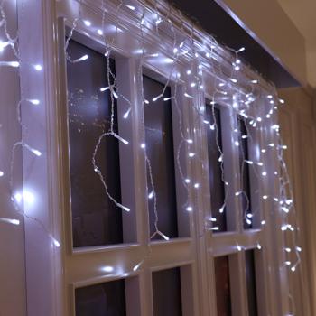 Preview: 2er-Set Brillante Eisregen Lichterkette 6,5m kaltweiss mit 180 Lichtern - Wetterfest IP44 - Perfekt für Weihnachtsdeko, Balkon, Terasse, u.v.m.