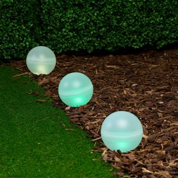 Preview: Dekorative 5er Solar Leuchtkugeln mit Erdspiess: Warmweiss & RGB - LED Gartenlampen, Ideal für Terrasse, Rasen & Blumenbeet