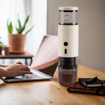 Preview: Tragbare Espressomaschine für Kapsel & Pulver, 15 bar, weiss: Perfekter Espresso unterwegs, kompakt & einfach zu bedienen, für Reisen, Camping & Büro