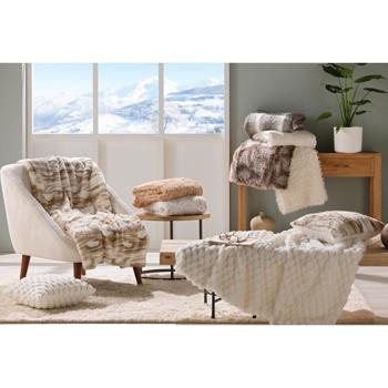 Preview: Kuschelige Sofadecke in luxuriöser Felloptik, 180 x 220 cm, Sandfarbe - Ideal für gemütliche Stunden auf dem Sofa oder als Tagesdecke