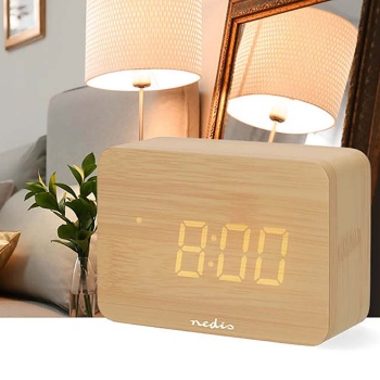 Preview: Edler Digital-Wecker Holz-Optik: Kompakter Tischwecker mit LED-Anzeige, Thermometer, USB & Batterie – ideal für Nachttisch, Büro & Reisen
