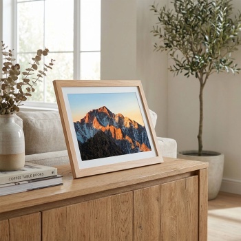Eleganter 21,5" Digitaler Bilderrahmen mit WLAN, Full HD IPS Touchscreen, Frameo App, 32GB Speicher & MDF-Holzrahmen, VESA-kompatibel