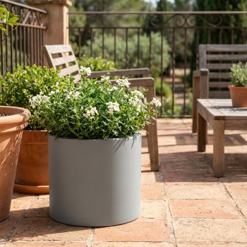 Moderner Blumentopf Rund Ø47cm in Beton-Grau, Pflanzkübel 40L aus Kunststoff für Innen & Aussen, Frostsicher & UV-Beständig, Leichtgewicht