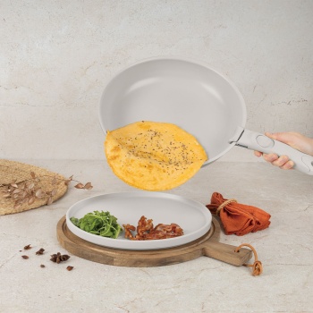 Preview: 9-teiliges Kochgeschirr Set, stapelbar mit abnehmbarem Griff: antihaftbeschichtet, induktionsgeeignet, edles mattes Design in Creme, robust