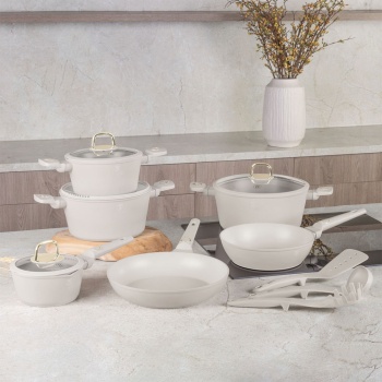 Hochwertiges Design Kochset m. TitanPro-Antihaftbeschichtung inkl. Kochbesteck, Untersetzer, Glasdeckel, Soft Touch Griffe, 15-teilig, Sahara/Beige