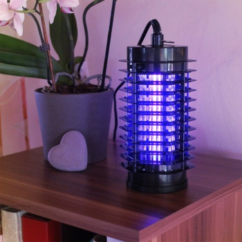 Preview: Effektive UV LED Mückenlampe & Fliegenfalle fürs Zimmer 25m² - Kompakte elektrische Insektenfalle für die Wohnung