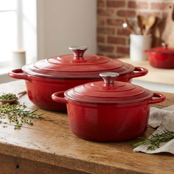 Premium Gusseisen Topfset 2tlg. in Rot - Emaillierter Schmortopf Set mit Deckel (22cm & 28cm) - Ideal für Induktion, Backofen & alle Herdarten - Robust & Edel