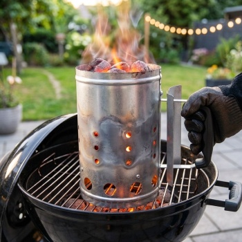 Grill-Anzündkamin - schnelles Durchglühen von Kohle & Briketts für ideale Glut durch Kamin-Effekt - stabiler Griff mit Hitzeschild