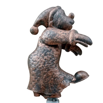 Preview: Dachrinnen- und Zaunfigur Schlafwandler im edlen Kupferlook – Witzige Metall Deko für Dachrinne & Zaun inkl. stabiler Klemmhalterung, 19x38x10cm