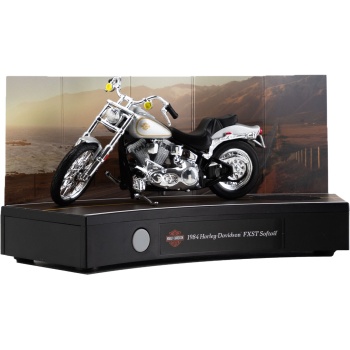 Preview: Harley-Davidson Adventskalender 2024 – FXST Softail Modellbausatz 1:18 mit V2 Soundmodul, Begleitbuch & Zubehör – Geschenk für Motorrad Fans