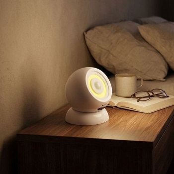 Preview: Universal Wand-/Spot LED-Leuchte mit Bewegungsmelder und Lichtsensor, 140 Lumen, 360° schwenkbar, Magnethalterung, inkl. 3x AAA
