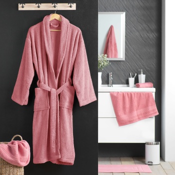 Preview: Bequemer Bademantel in Rosa aus 100% Baumwolle und Frottier mit Schalkragen in Einheitsgrösse - als Morgenmantel für Sauna und Wellness