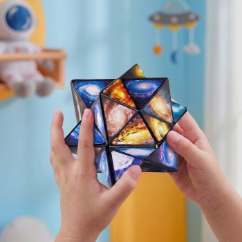 Preview: Zauberwürfel Infinity Cube 2 in 1 Set, magischer Würfel mit Galaxie und Sternen Motiv, verwandelbarer Fidget Würfel und Knobelspiel für alle