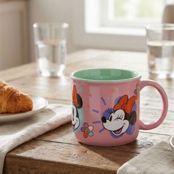 Süsse Minnie Mouse Tasse für Kinder 350ml: Becher aus Keramik, mehrfarbig für Zuhause & als Geschenk, pflegeleichter Trinkbecher