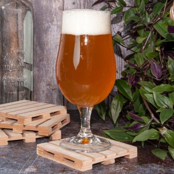 Preview: Holz-Untersetzer Paletten-Optik 4er-Set - Rustikale Eleganz für Ess-, Garten- & Couchtisch - Robust, langlebig, 10x10x4cm - Leicht zu reinigen