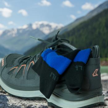 Preview: Laufsocken Unisex 36-40 blau/schwarz - Gepolsterte Funktionszonen & Fusspolster gegen Blasen - Ergonomische Passform - Atmungsaktiv - Für Sport & Alltag