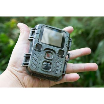 Preview: Mini-Wildkamera Full HD 1080p - Jagdkamera mit PIR-Sensor, 0.6s Auslösezeit, Nachtsicht & 1.9