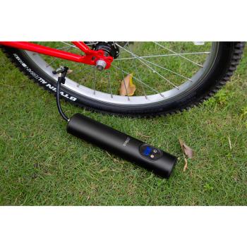 Preview: Akku Kompressor Luftpumpe mit starkem 6000mAh Akku - Für Reifen, Bälle uvm. - mit Digital-Anzeige & heller LED Leuchte