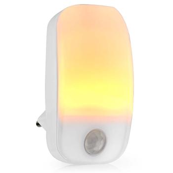 Preview: Energieeffizientes Plug-in LED Nachtlicht mit Bewegungssensor und Dämmerungssensor, Praktisch für die Steckdose, Orientierungslicht, warmweiss