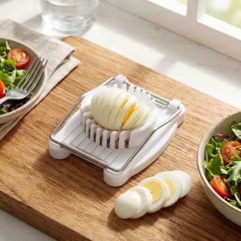 Eierschneider mit 8 Edelstahl-Drähten - Perfekte Eierscheiben für Salate, Sandwiches & Gerichte - Spülmaschinenfest - Kunststoff/Edelstahl 8x10.5x2.6cm