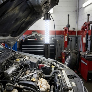 Preview: LED Arbeitsleuchte mit Haken - Batteriebetrieben - 30 LEDs, 130 Lumen, 12000K, 416x58x58mm, ideal für Werkstatt, Camping & Baustelle - Robust, hell, mobil