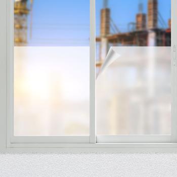 Milchglasfolie statisch haftend (45x200cm) – Sichtschutz-Folie, blickdicht & lichtdurchlässig – Selbstklebende Fensterfolie ohne Kleber