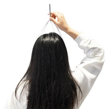 Preview: Kopfmassagegerät mit Wohlfühl-Noppen, Kopfmassage-Spinne mit 12 Auslegern, angenehmer glatter Griff, Entspannung pur