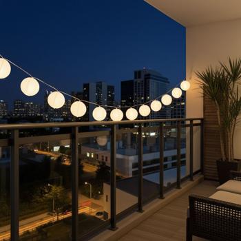 Preview: Dekorative Lichterkette mit weißen Lampions, 20 LEDs, IP44 – Schaffen Sie ein gemütliches Ambiente im Garten oder auf Terrasse & Balkon