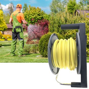 Praktische Schlauchtrommel-Garnitur: 25m Schlauch & Spritzdüse, Gelb-Schwarz – Effiziente Gartenbewässerung für jeden Gärtner