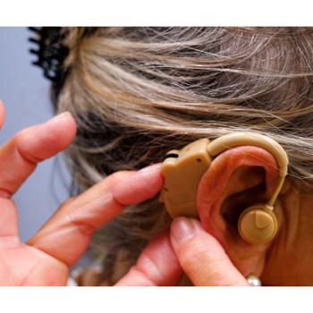 Preview: Hörverstärker mit Bügel - Individuell anpassbar für Gespräche & Alltagsgeräusche - Kristallklarer Klang - inkl. Koffer & 3 Ohrstöpsel/Batterien - 6,5x5x1cm