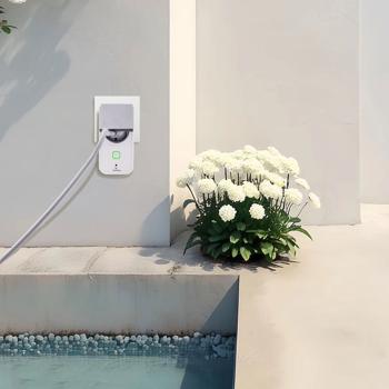 Preview: Smarte WLAN Outdoor Steckdose IP44 - Wetterfeste Aussensteckdose mit Stromzähler, App & Timer - Kompatibel mit Alexa & Google Home für Ihren Garten