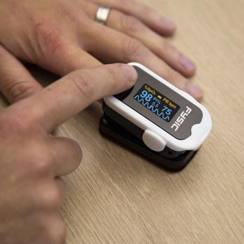 Preview: Finger-Pulsoximeter: Misst Herzfrequenz & Sauerstoffsättigung (SpO2) - Mit Alarmfunktion - Präzise & zuverlässige Vitalwerte-Kontrolle