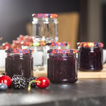 Preview: 12 Einmachgläser (210ml) mit Schraubdeckel - Sturzgläser mit Früchte-Muster - Ideal für Marmelade, Gelee, Desserts - Luftdicht & hübsch
