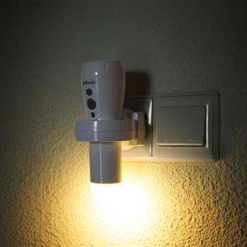 Preview: Akku LED-Taschenlampe für die Steckdose: 200lm, Einschaltautomatik, Nachtlicht, weiss - Automatisches Steckdosen Notlicht & Taschenlampe