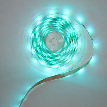 Preview: LED Streifen RGB - 5 m dimmbar - IP65 für drinnen & draussen - 150 SMD5050 LEDs, 4 Lichteffekte, Fernbedienung, 12W - Stimmungsvolle Hintergrundbeleuchtung