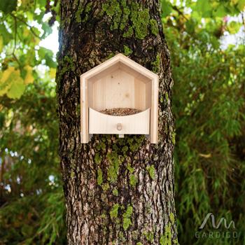 Preview: 2er-Set Nachhaltiges Fichtenholz Vogel-Futterhaus mit Sitzstange - in einer sozialen Einrichtung handgefertigt -Für langanhaltende Freude