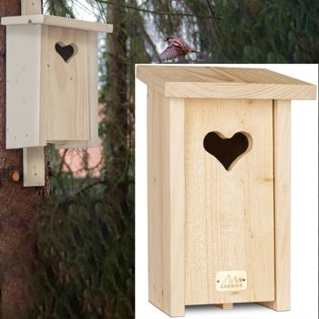 Nistkasten mit herzförmigen Einflugloch, massives Fichtenholz, mit viel Liebe zum Detail gefertigt, Ideal für Spatzen, Kleiber und Trauerschnäpper