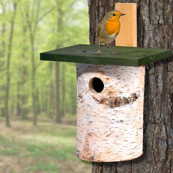 Nistkasten Birkenholz - sicherer Unterschlupf für Wildvögel ganzjährig - Bruthilfe für Meisen & Kleiber - Grünes Holzdach - Einfache Montage