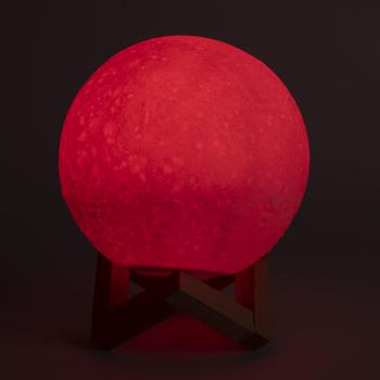 Preview: 2er-Set Beeindruckende 3D Mond Dekorations- Lampe mit Holzständer, Touch-& Fernbedienung, 16 Farben, 5 Leuchtmodi, Akku, Ø 15 cm