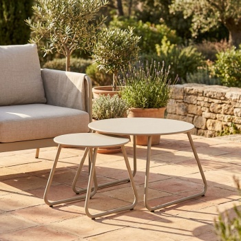 Elegante runde Metall Beistelltische im 2er-Set, beige, Ø 40 & 60 cm, Stilvolle Akzente für Ihr Wohnzimmer, Balkon oder Schlafzimmer