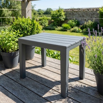 Garten- und Balkon-Beistelltisch aus witterungsbeständigem Kunststoff, grau, 60 x 45 x 39 cm, Wetterfester Outdoor-Tisch