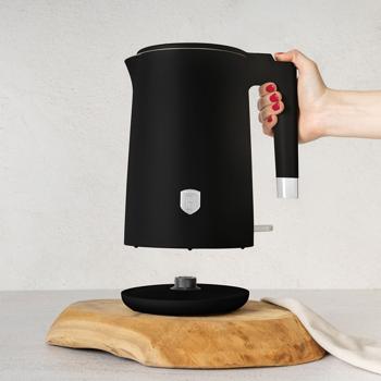 Preview: Mattschwarzer Doppelwand Wasserkocher (1,7L, 1800W): 360° drehbar, energiesparend & sicher, Cool-Touch, schnell & stilvoll für Ihre Küche