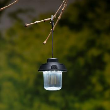 Preview: LED Campinglampe mit 3 Modi, schwarz: 180lm, Akku, praktischer Aufhänger – helle, mobile Beleuchtung für Outdoor-Abenteuer