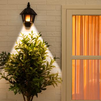 Preview: Retro Wandleuchte mit 2 Leuchtmod, Flammeneffekt und Warmweiss, mit Solarpanel, 31 helle LEDs, Solar-Wandlampe für Garten Balkon Terrasse