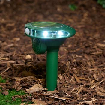 Preview: Effektiver Universal Ultraschall Solar Tiervertreiber (40m²) mit Blitzlicht: Vertreibt Hunde, Katzen & Wildtiere, schützt Ihren Garten effektiv