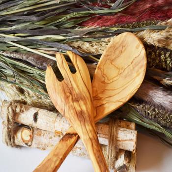 Preview: Salatbesteck Olivenholz 30cm - Handgefertigt, bruchsicher & langlebig - Klassisches italienisches Design - Für alle Schüsseln - Unikat