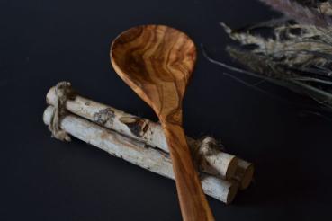 Preview: Olivenholz Suppenkelle - Handgefertigt, 35cm lang - Rustikales Design für mediterranes Kochen & Servieren von Suppen & Eintöpfen - Antibakteriell