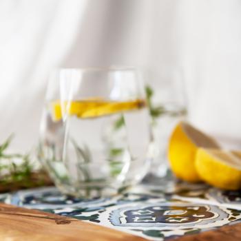 Preview: Olivenholz Brett mit Keramikeinsatz - Orientalisches Muster in Blau, Rot, Grün, Gelb - 42x30x1.5cm - Servier- & Schneidebrett aus Italien